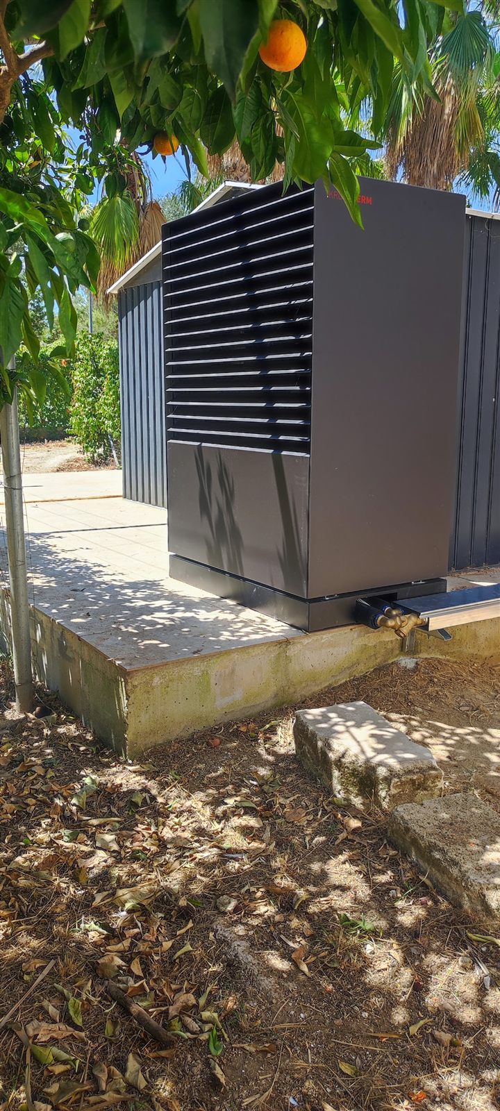 Pompa di calore installata all'esterno dopo la riqualificazione